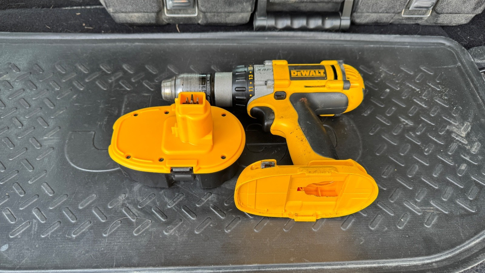 DeWalt 18V Cordless Drill Lot