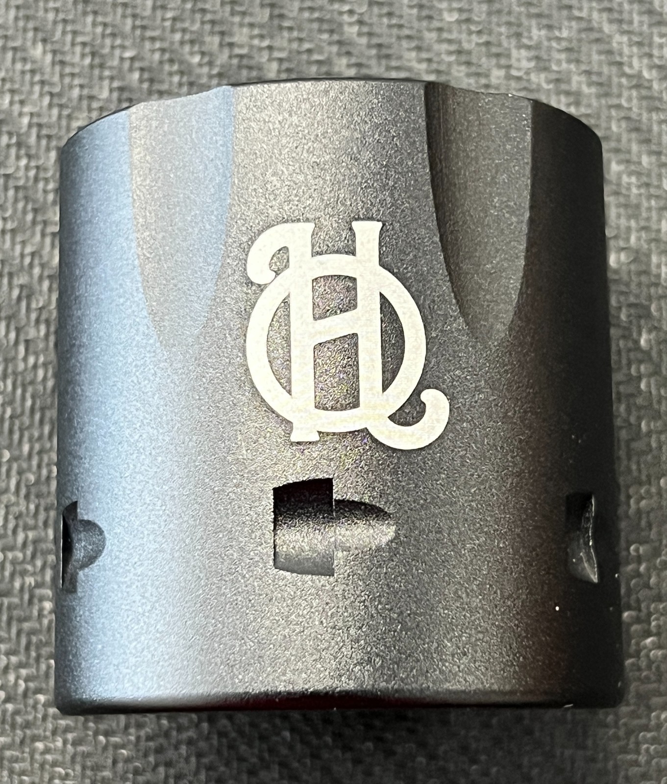 TARURS ROSSI METAL BLACK SHOT CUT