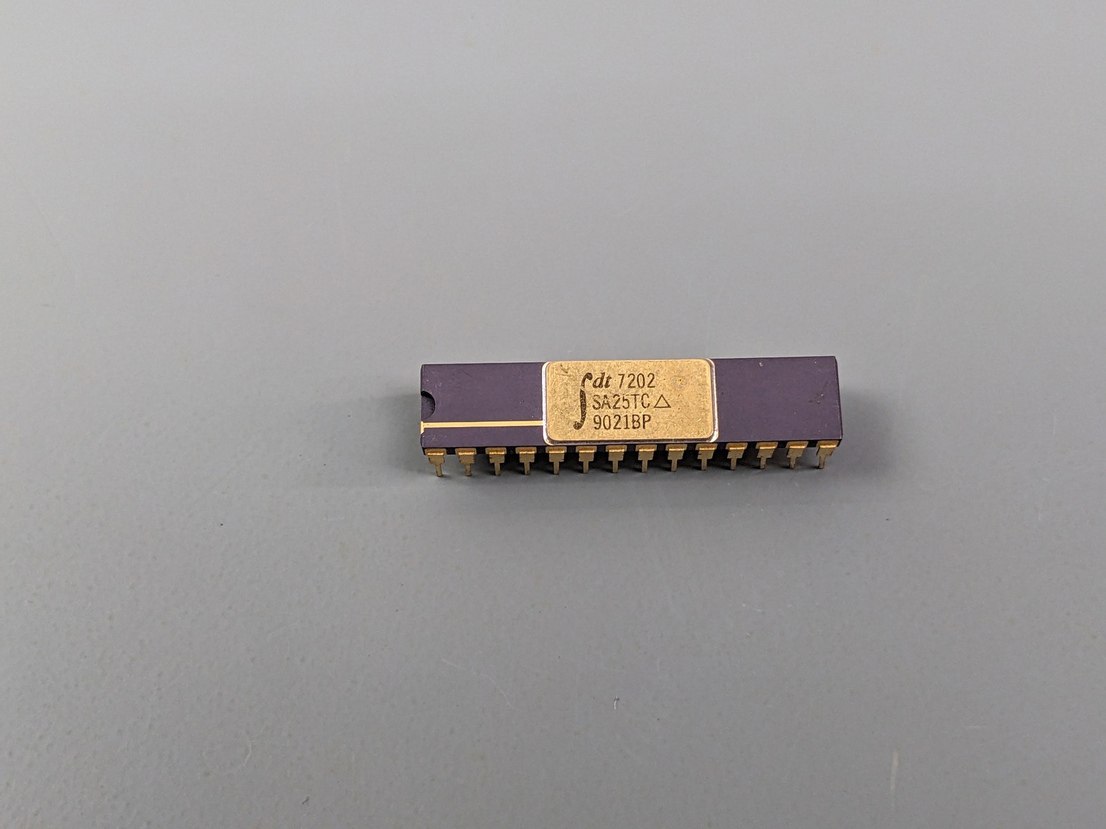 (5) IDT7202SA25TC Dual-Port Asynchronous FIFO ICs 1Kx9 SRAM, Gold Tested Good