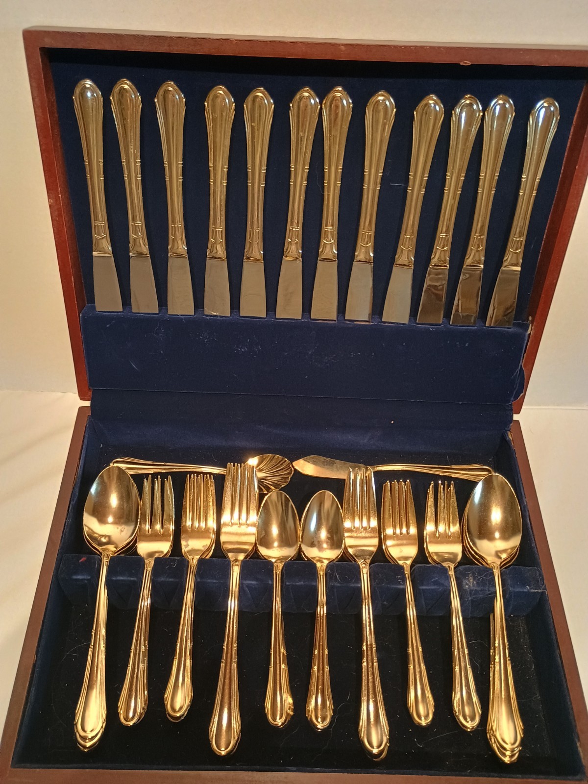 86 Pc Hampton Silversmiths China 215 Flatware Set Gold Plated In Original Case