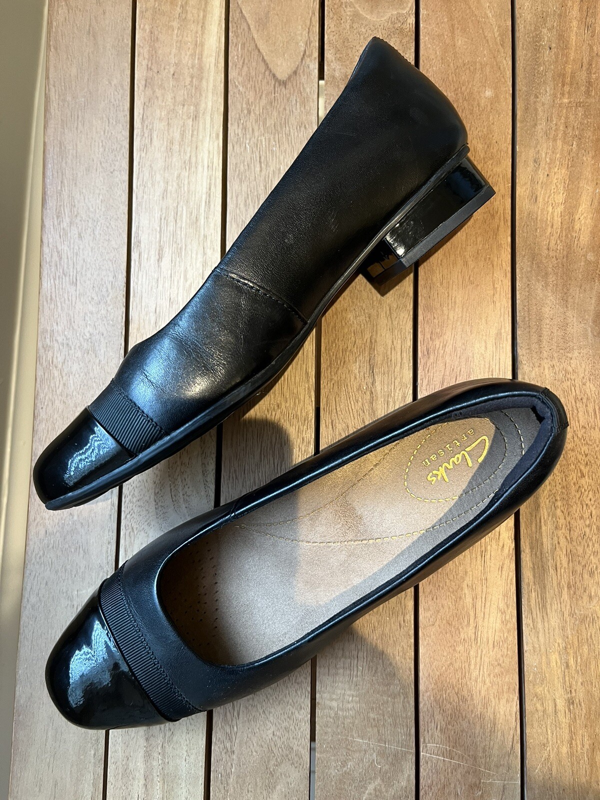 Clarks JULIET MONTE Womens Black Leather Flat Shoes Size 7.5M