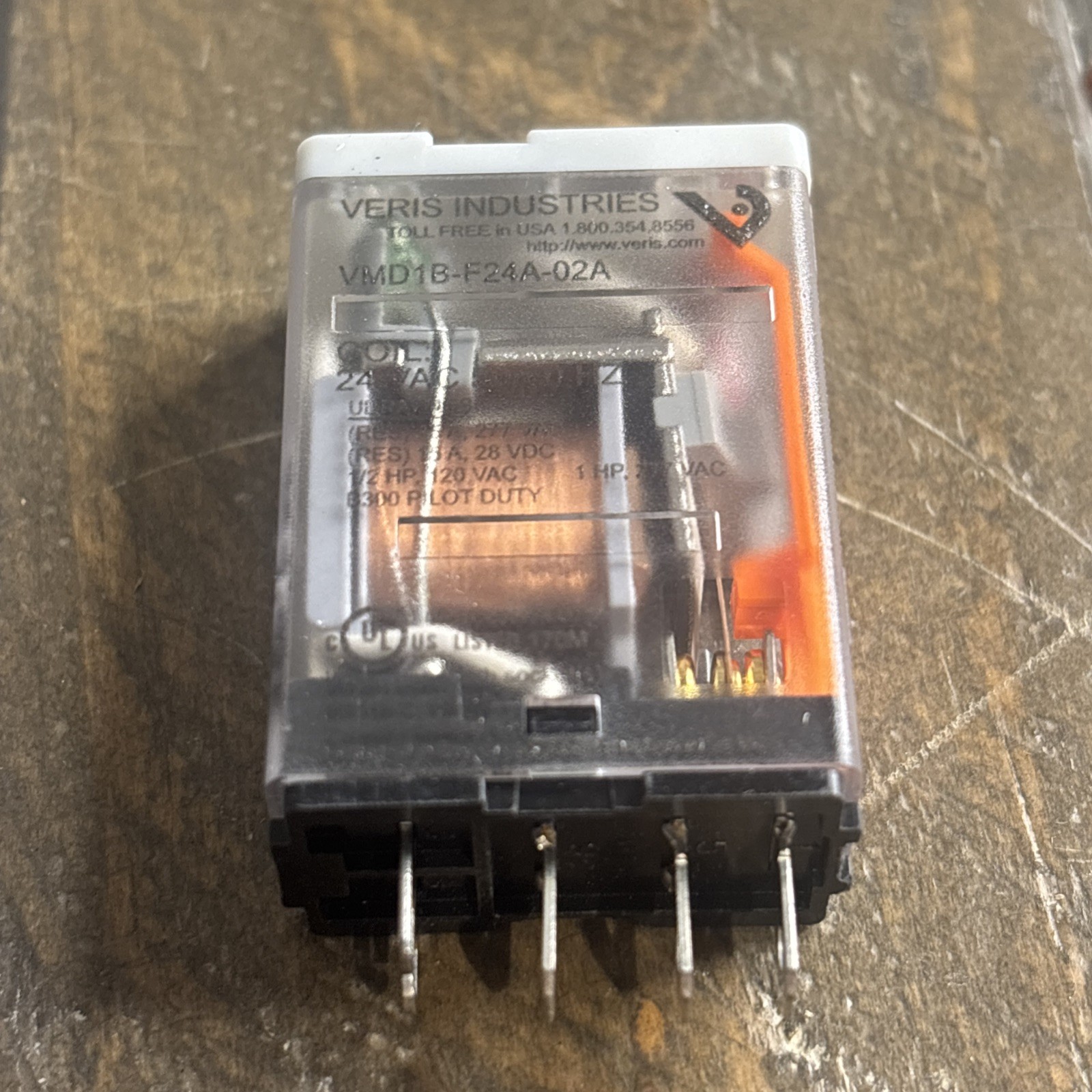 VERIS VMD1B-F24A-02A / VMD1BF24A02A (NEW IN BOX)