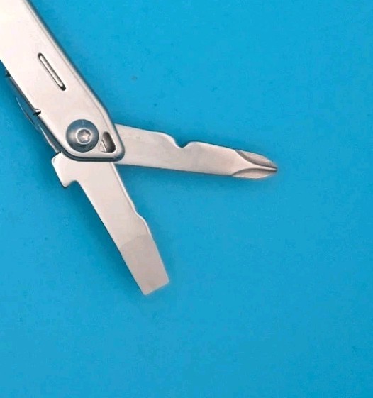 LEATHERMAN WINGMAN MULTI-TOOL! FAST SHIPPING!