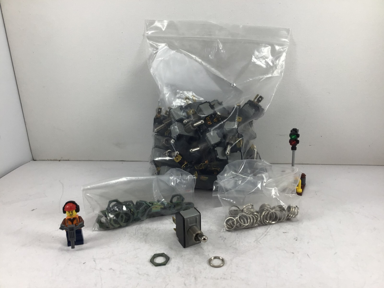**NEW** 50 PC. LOT - COLE-HERSEE C-H - 2-CONNECTION ON/OFF AC TOGGLE SWITCHES