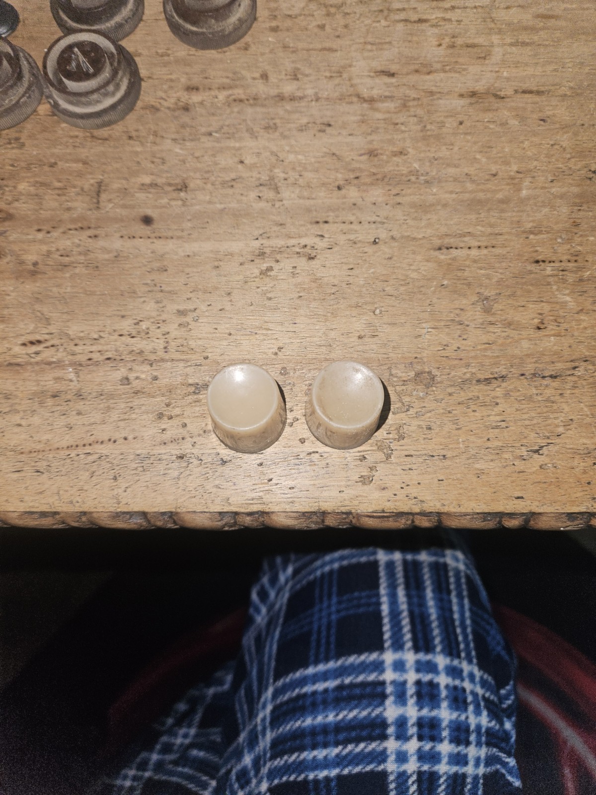 2 VINTAGE USED TAN GE BAKELITE GENERAL ELECTRIC TABLETOP RADIO KNOBS