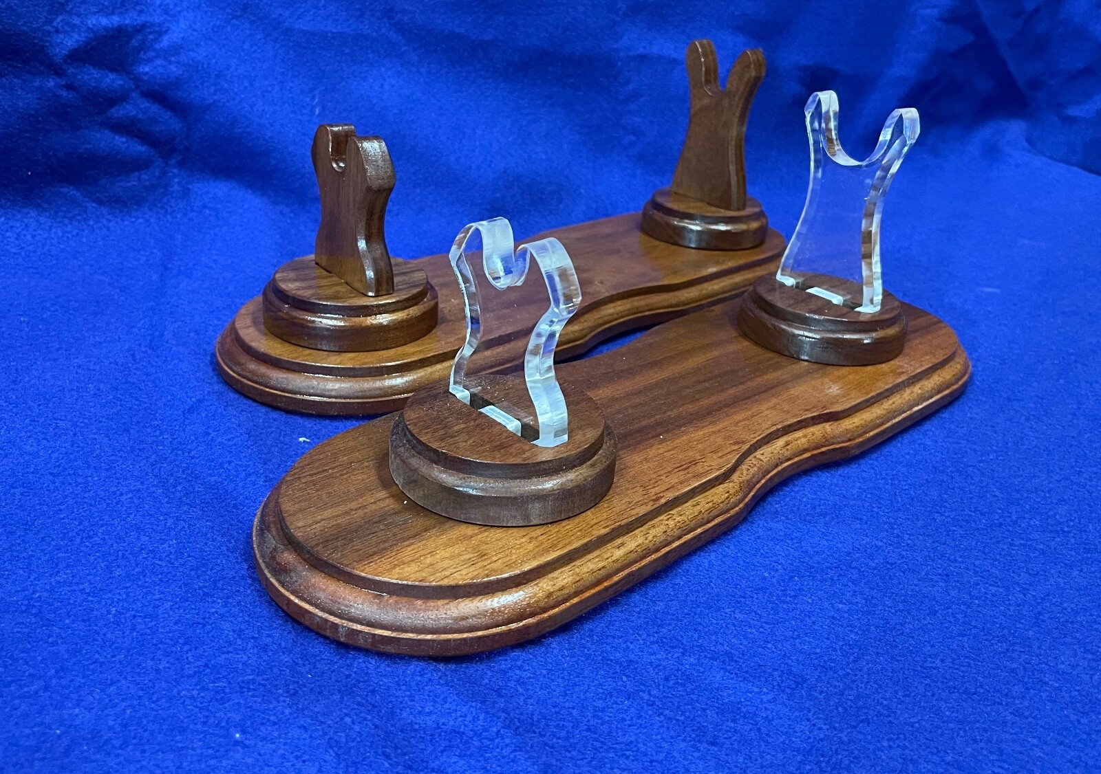 Pistol Display Stand, Elegant and Versatile.