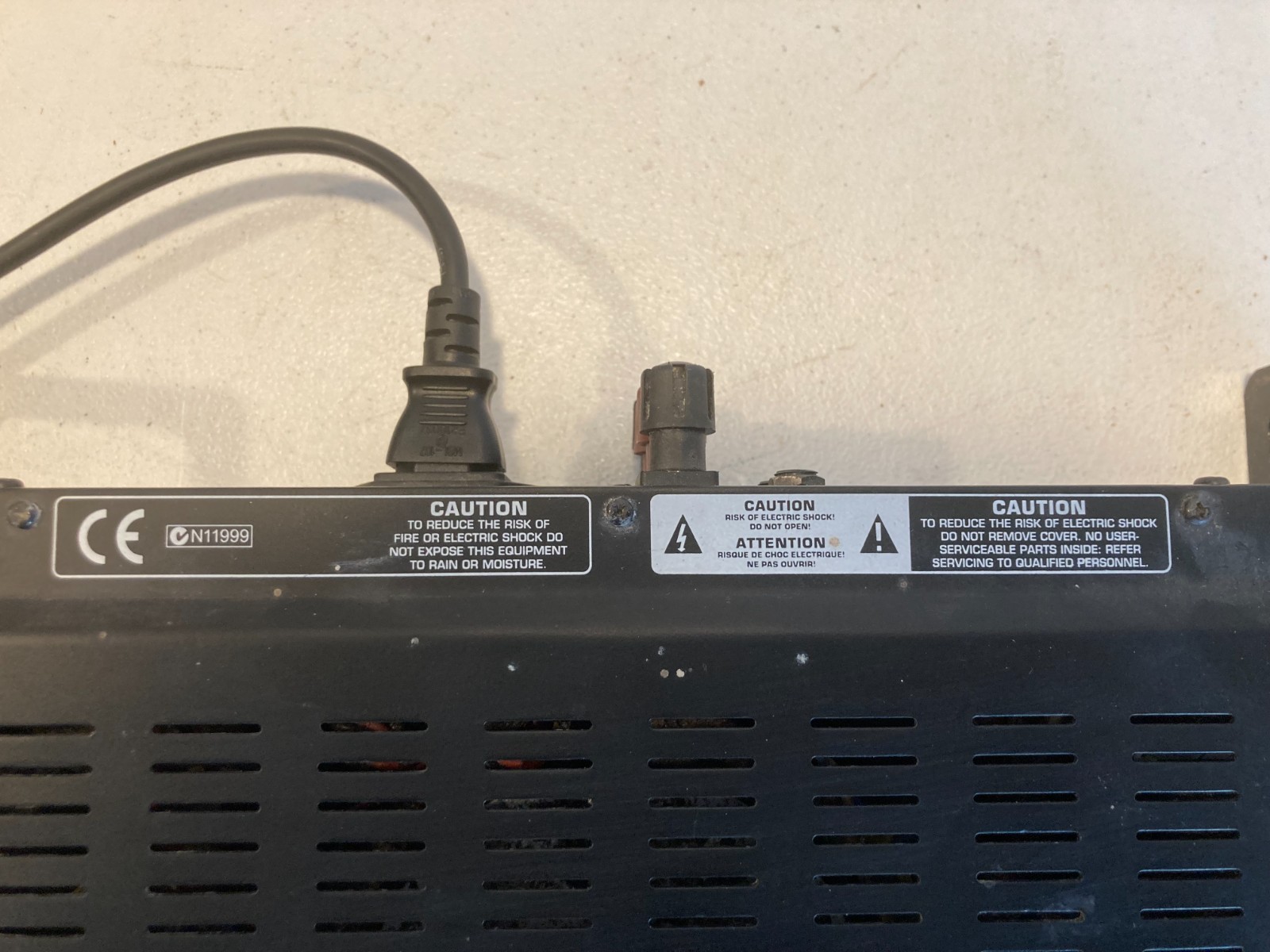 BEHRINGER A500 Professional Power Amplifier