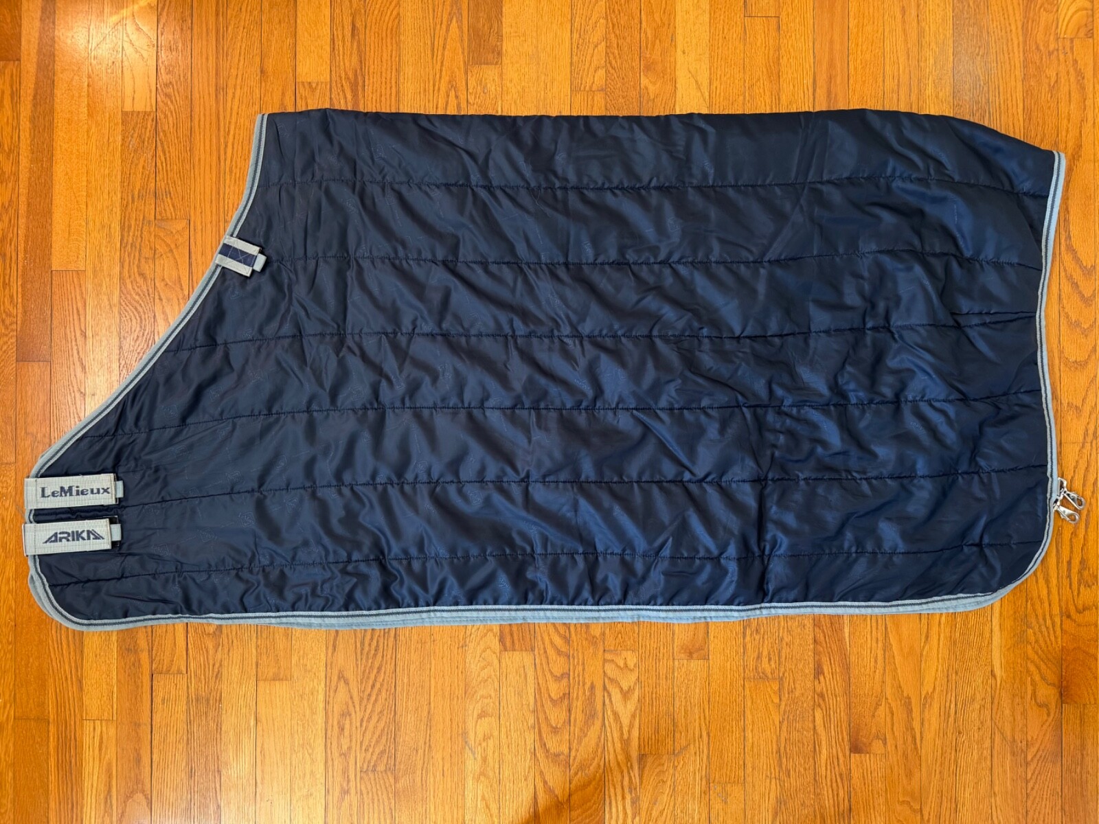 LeMieux Turnout Stable Blanket Liner - 100g light/69in (5'9")/Navy – Excellent