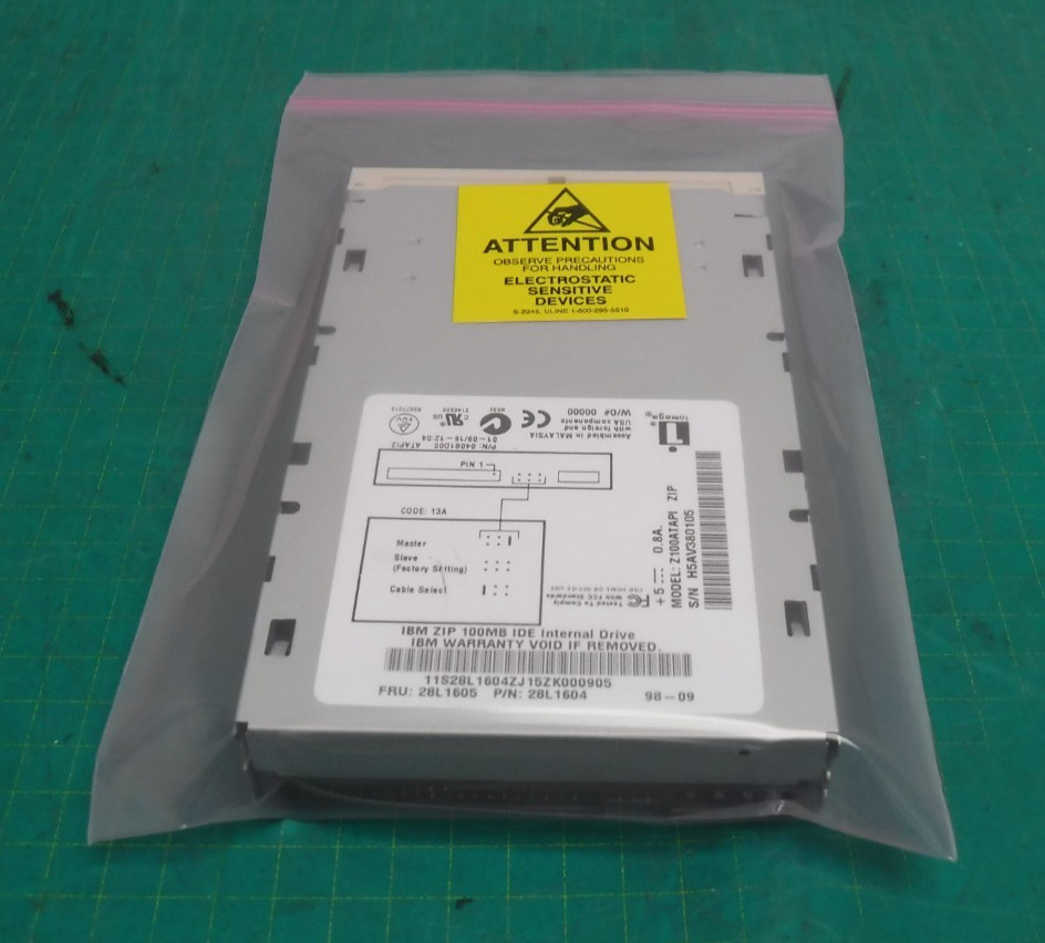 Iomega ZIP 100 Internal ATAPI Drive – Z100ATAPI (3.5")