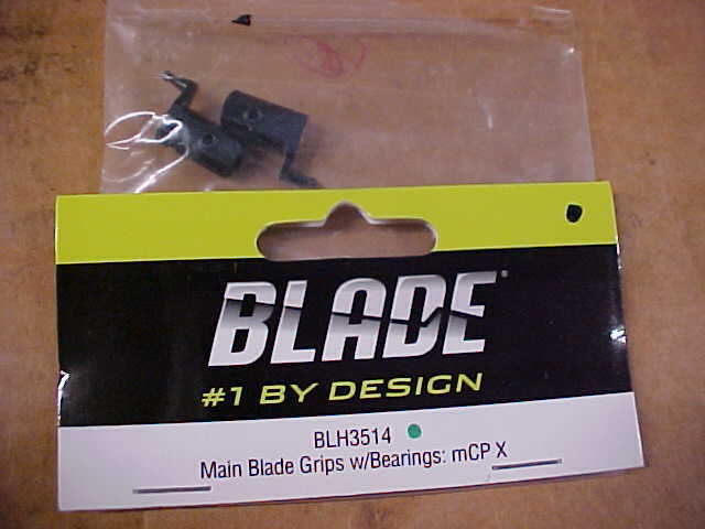 BLADE HELICOPTER PART - BLH3514 = MAIN BLADE GRIPS W/BEARINGS :  mCP X  (NEW)