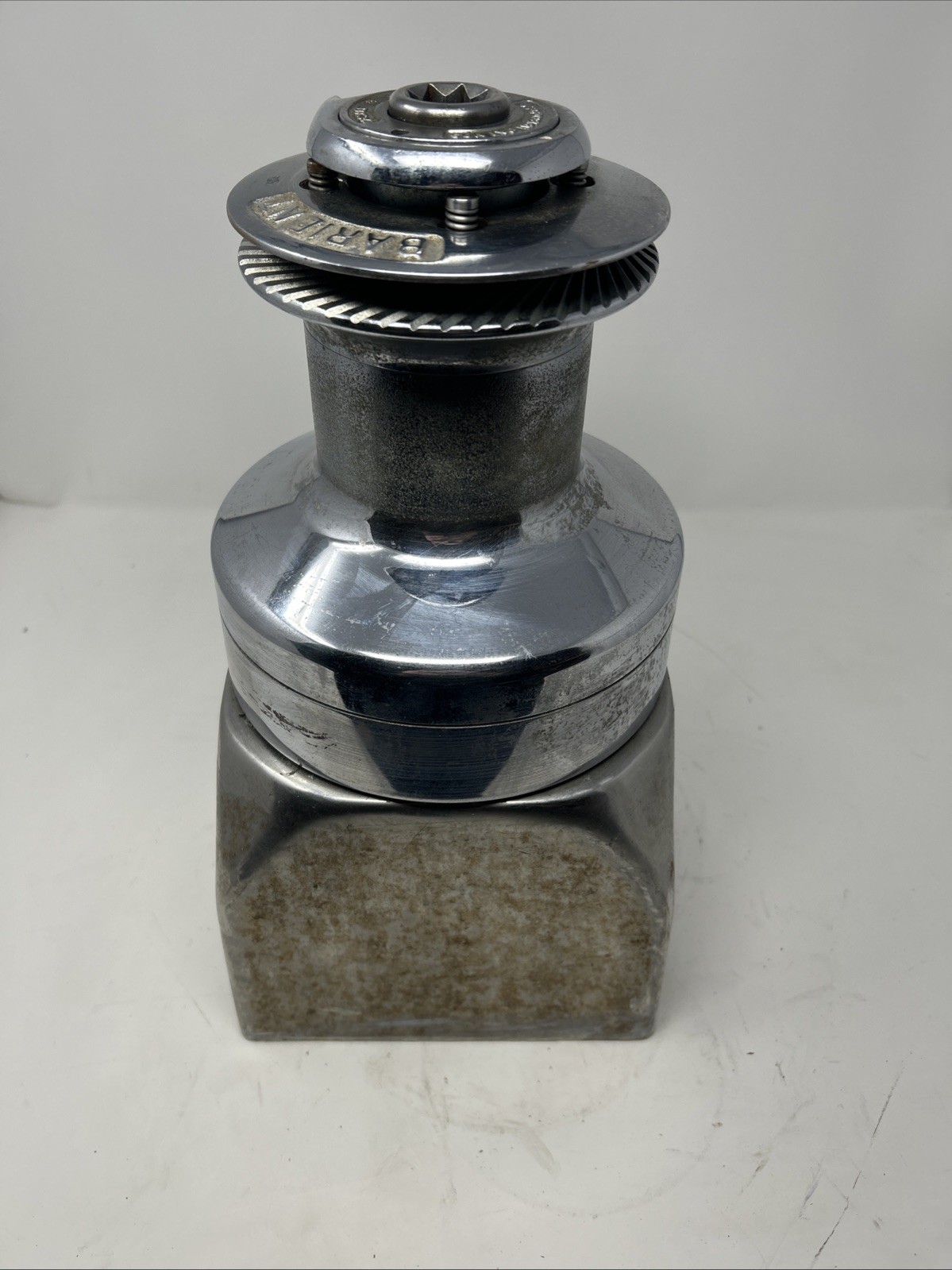 BARIENT 27 Stainless 2 Speed Winch With Stainless Pedestal Mount