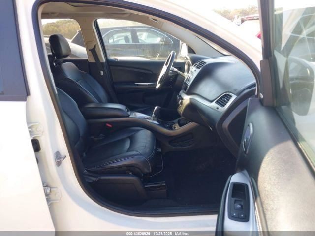 JOURNEY 2014 Glove Box 4901531
