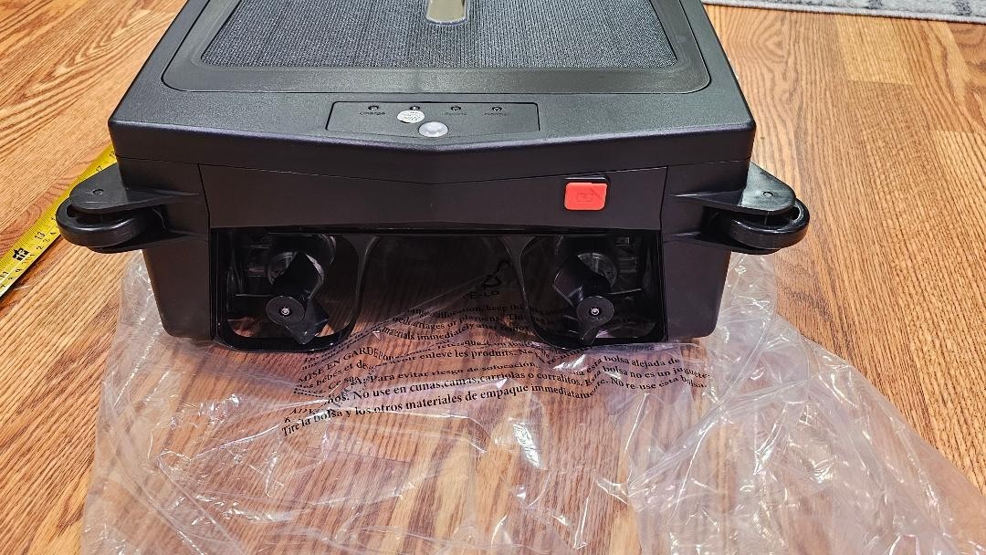 Robotic pool surface cleaner, Solar and wall charger - Dual Mode
