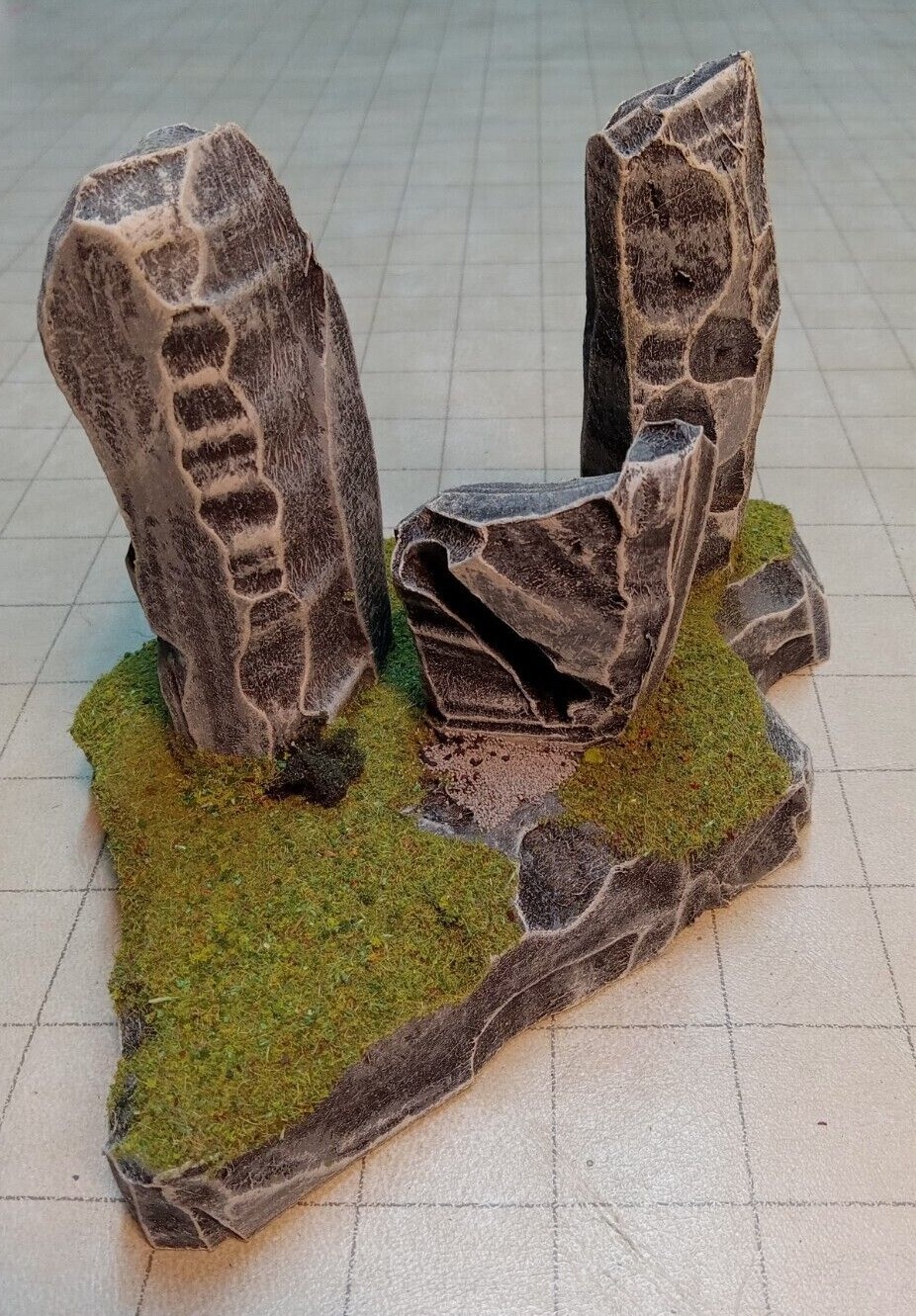 GRASSY ROCK FORMATIONS Warhammer Battletech OGRE Malifaux Warmachine RPGs Sims