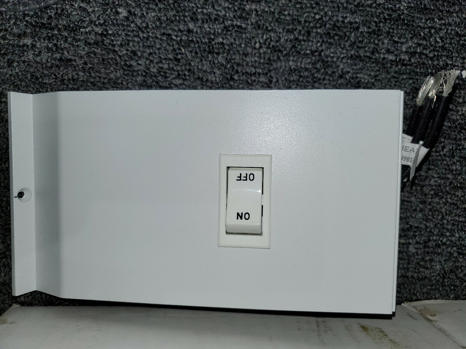 Markel 3900DS 120 277 20 amp Line Voltage Baseboard disconnect switch white NEW