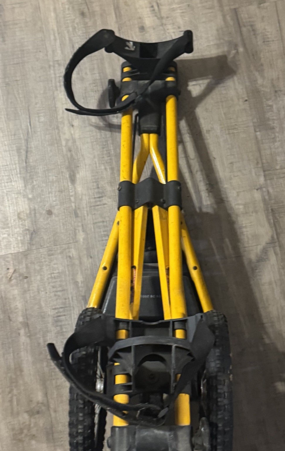 Sun Mountain Yellow Push Pull Golf Speed Cart 3 Wheel Folding Collapsible