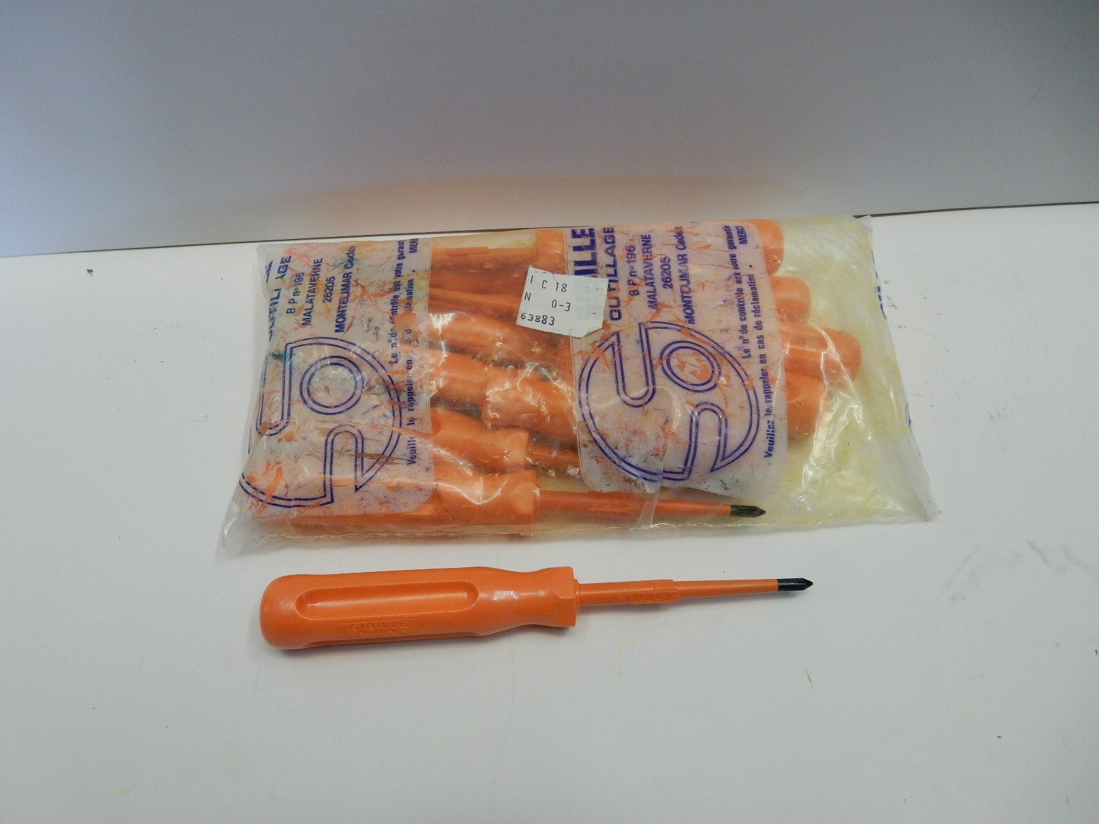 SIBILLE INSULATED SCREWDRIVERS No. 0 x 3" SIZE PHILIPS HEAD 10 PER LOT NEW
