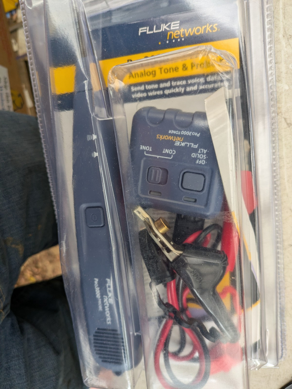 NEW Fluke Networks Pro3000™ Tone Generator And Probe Kit w/ Smartphone Tech.