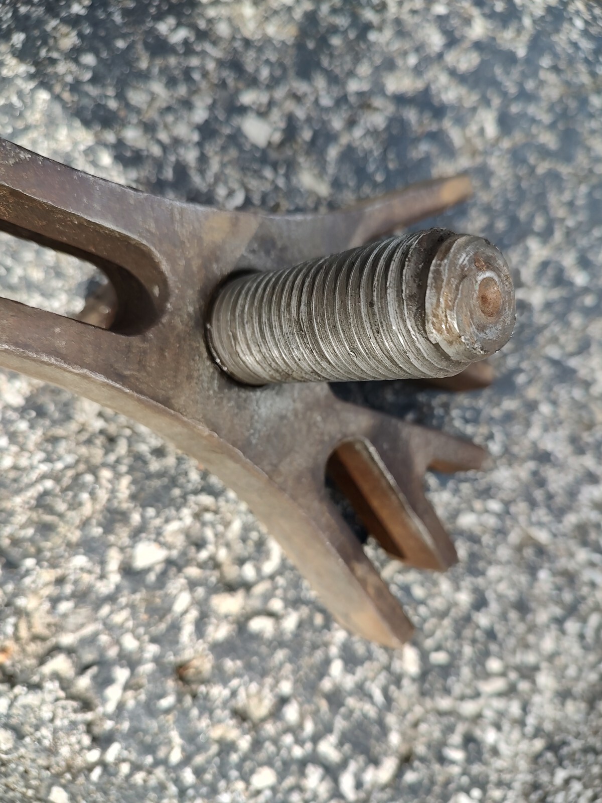 READ Springfield 500 universal wheel hub, gear puller