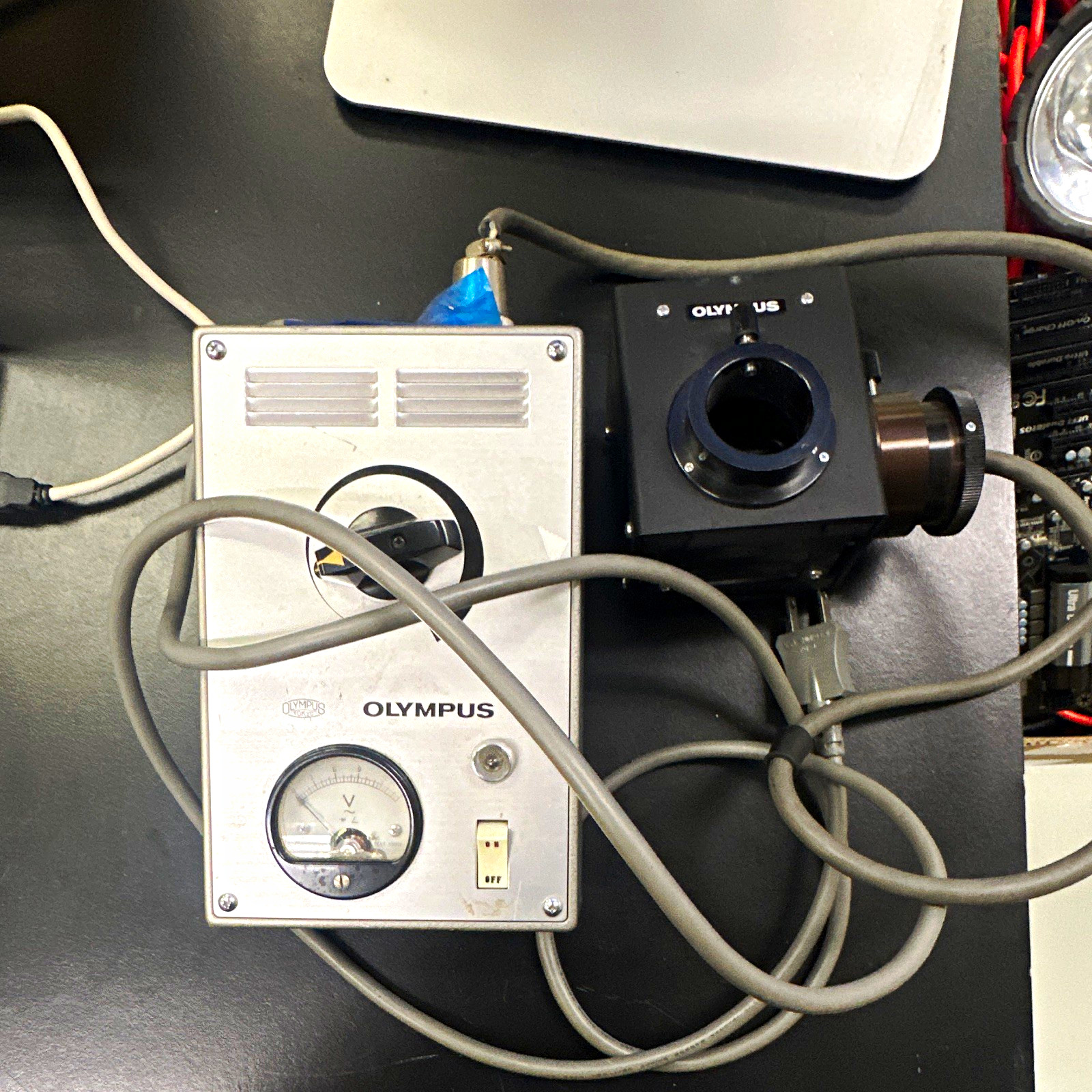 Olympus TH Halogen Fiber Optic Illuminator Light Source 12V 100W Lab