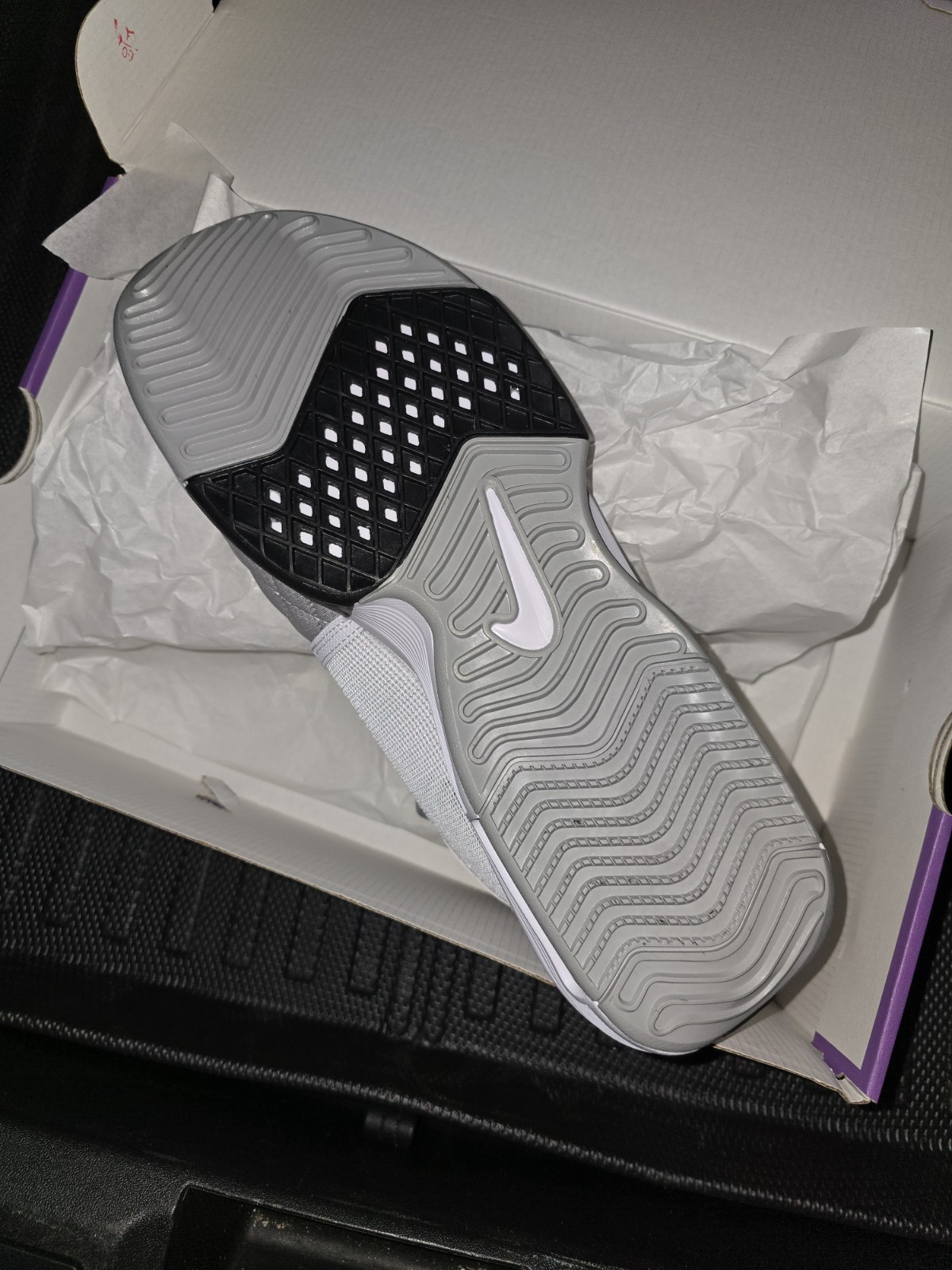 Nike LeBron Witness 8 Basketball Shoes - FB2239-100 - New - Size 13