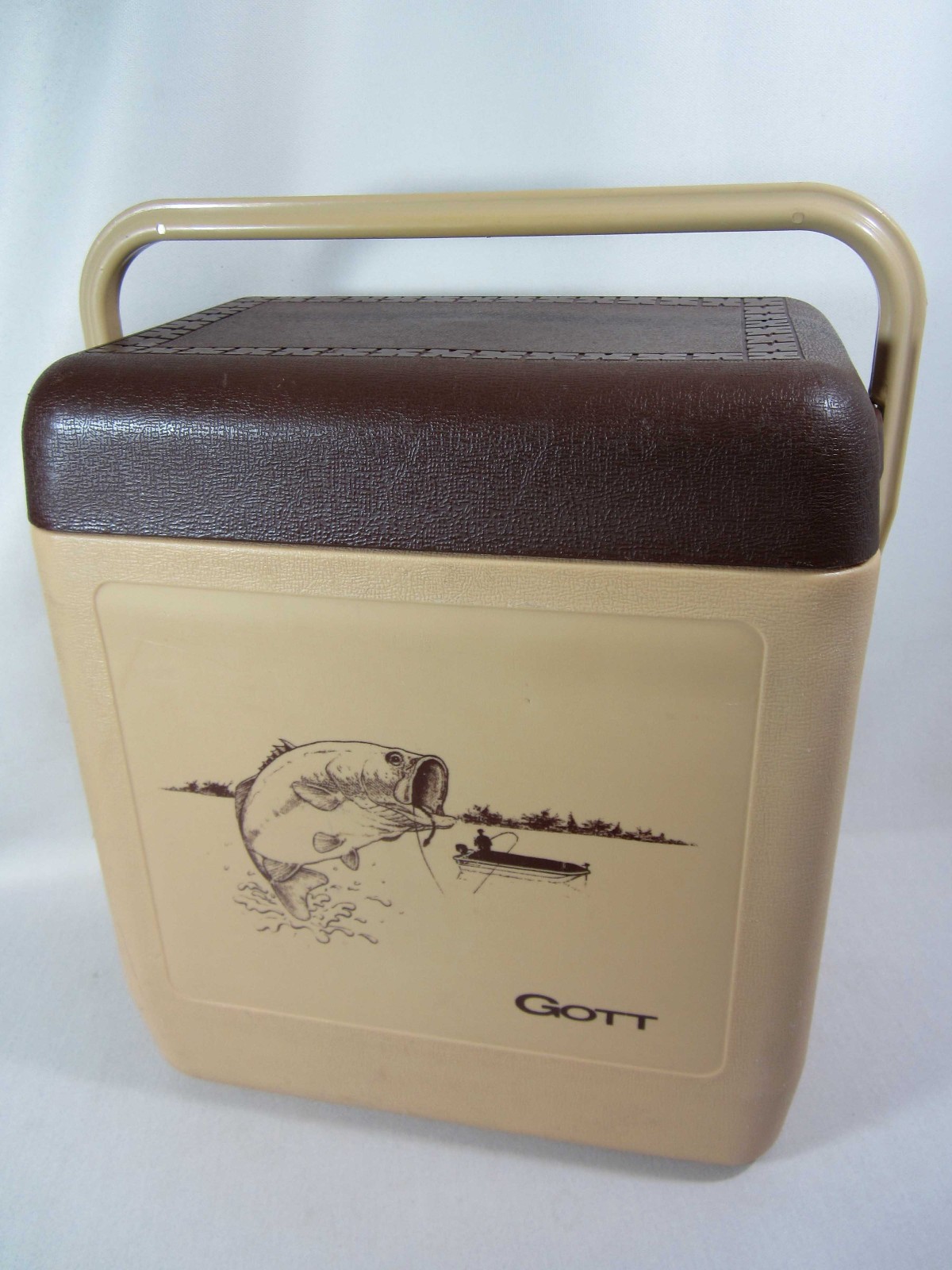Vintage 1979 Gott Cooler Duck Geese Dog Fishing Bass Tan Brown Model 1818