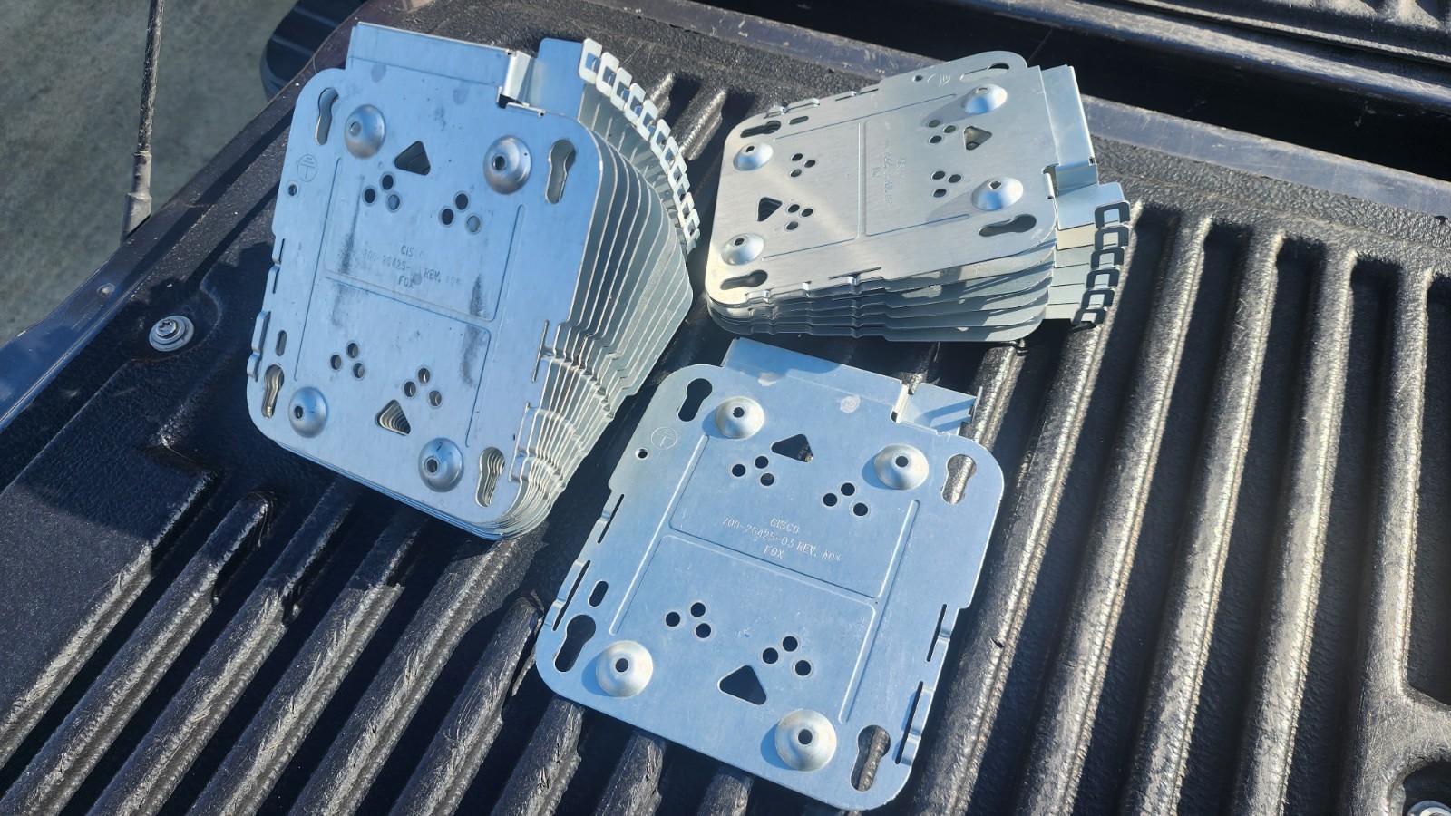 (19) Cisco 700-26425-03 Wireless Access Point AP Mounting Bracket Plates