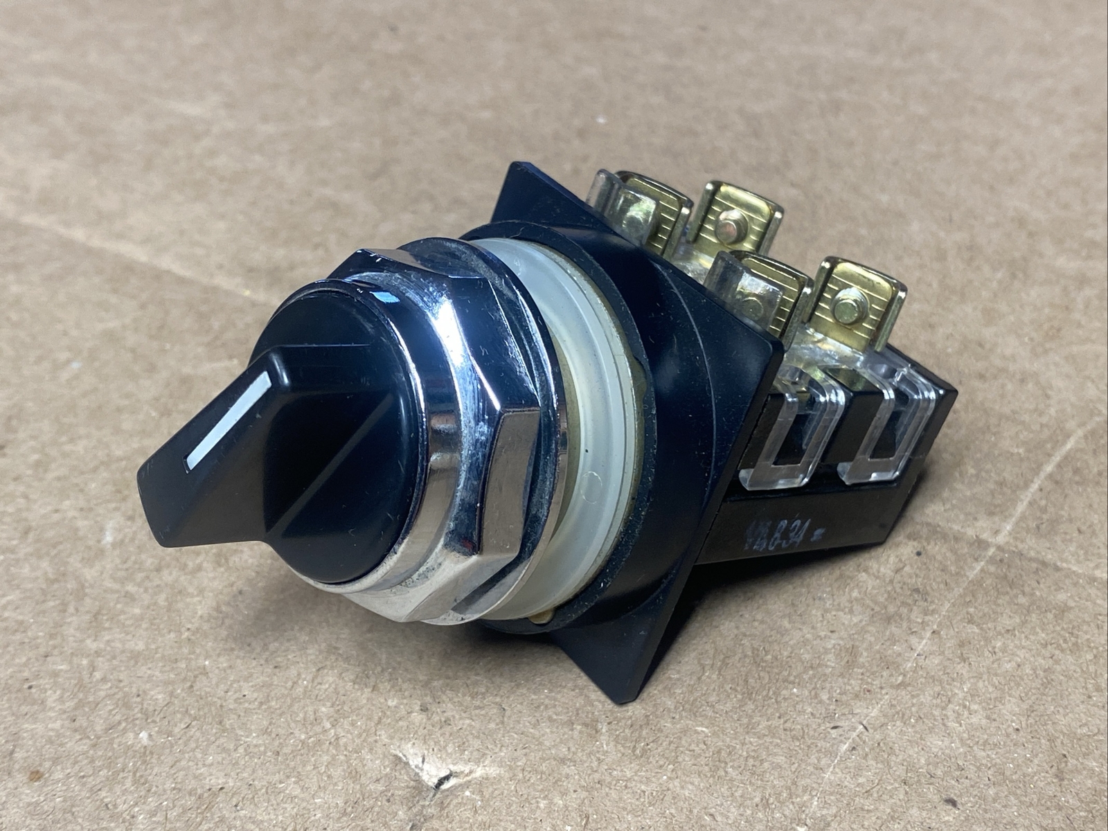 NEW GE CR104P Black 2-Position Selector Switch 1NO 1NC Contact FAST SHIPPING