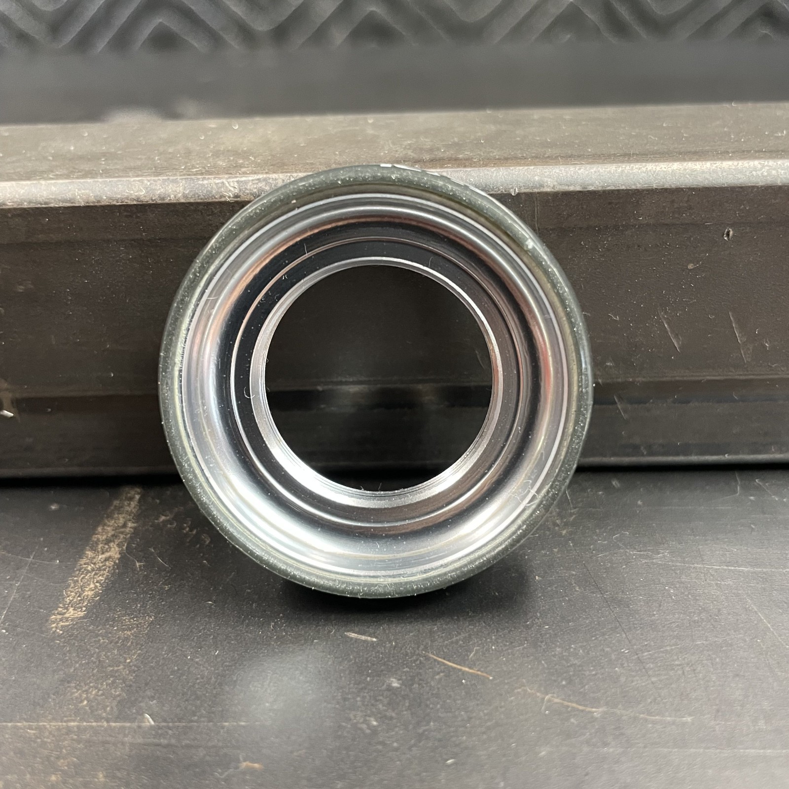 Shimano 105 1050 1" Threaded Headset - BC - Used
