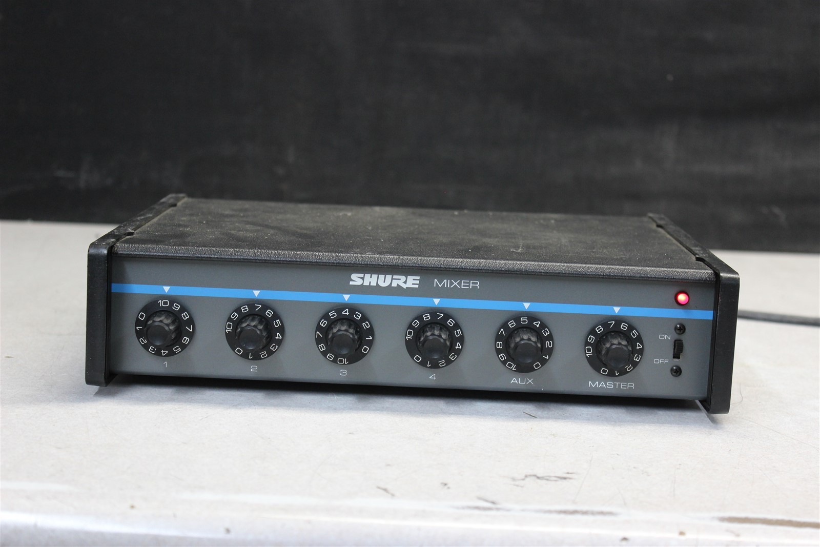 Shure M268 4-Channel Professional Microphone Mixer