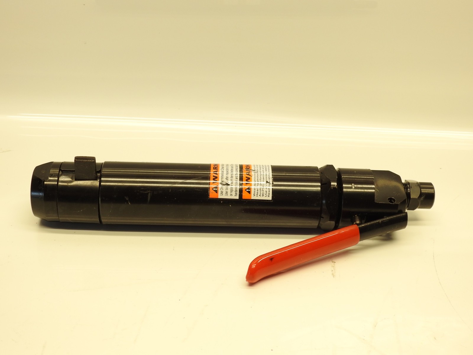 UNIVERSAL TOOL Pneumatic Scaling Hammer 4,600 BPM, 1-1/8 Inch Long Stroke UT8630