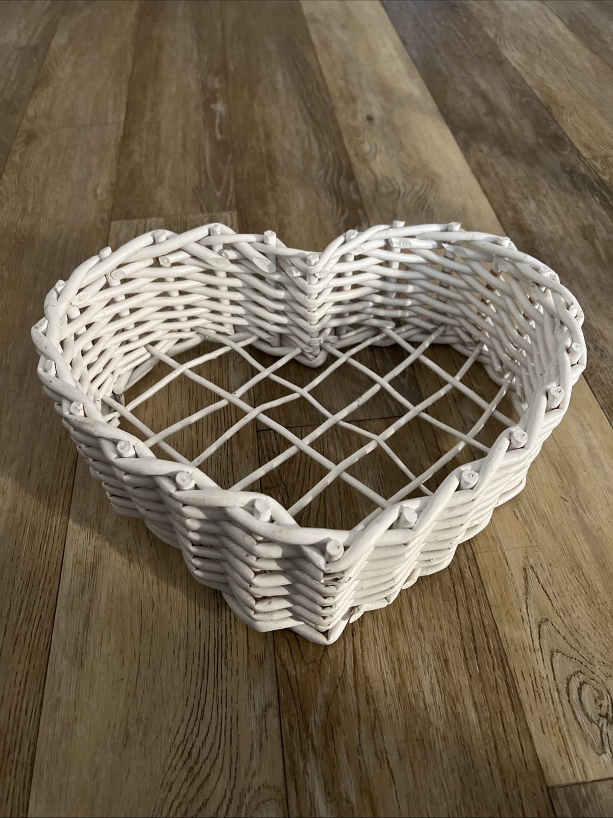 Heart-Shaped Wicker Basket White New
