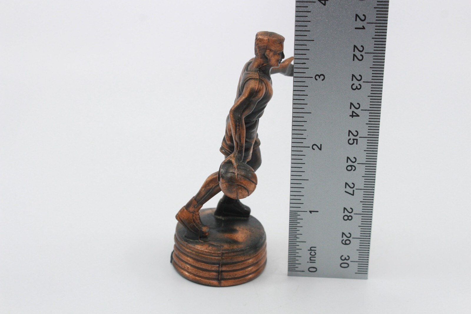 BASKETBALL PLAYER Metal Die Cast Pencil Sharpener Figurine