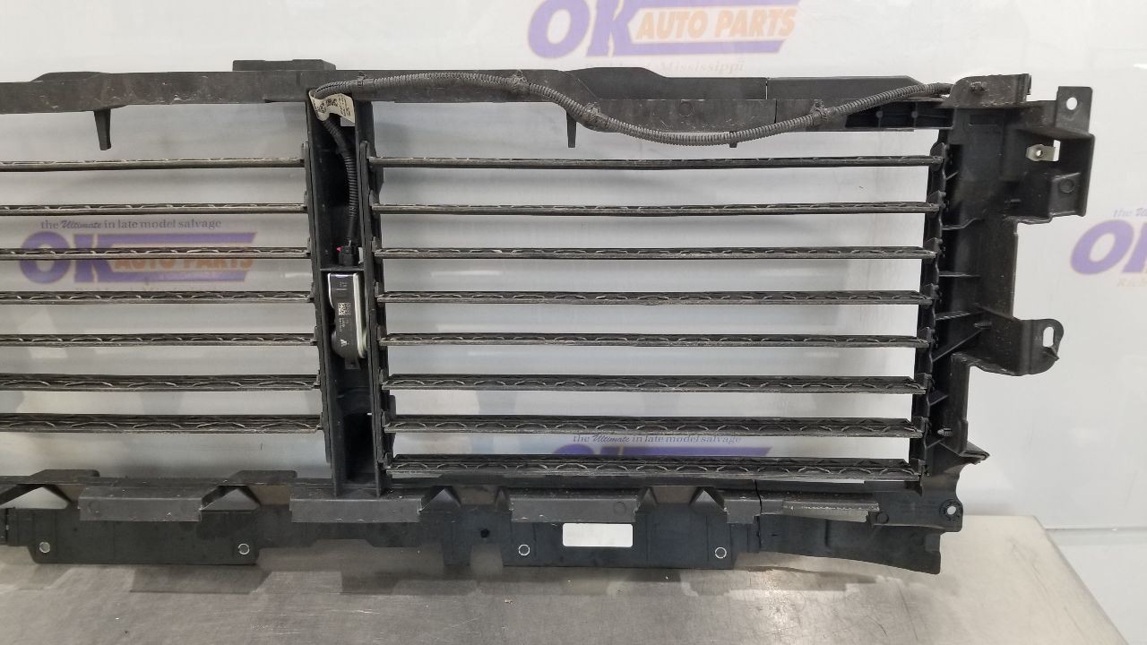 20 CHEVY SILVERADO 2500 UPPER AIR SHUTTER 6.6L DIESEL