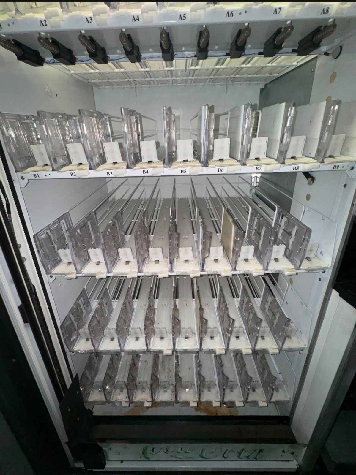 DIXIE NARCO 5000 DN5000 Elevator SODA COKE DRINK VENDING MACHINE