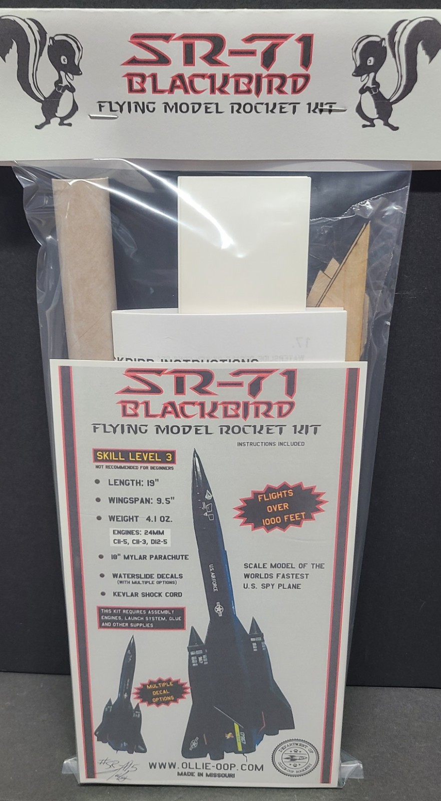 SR-71 Blackbird Flying Model Rocket Kit 1942 Estes Model Rocket Clone New Sealed