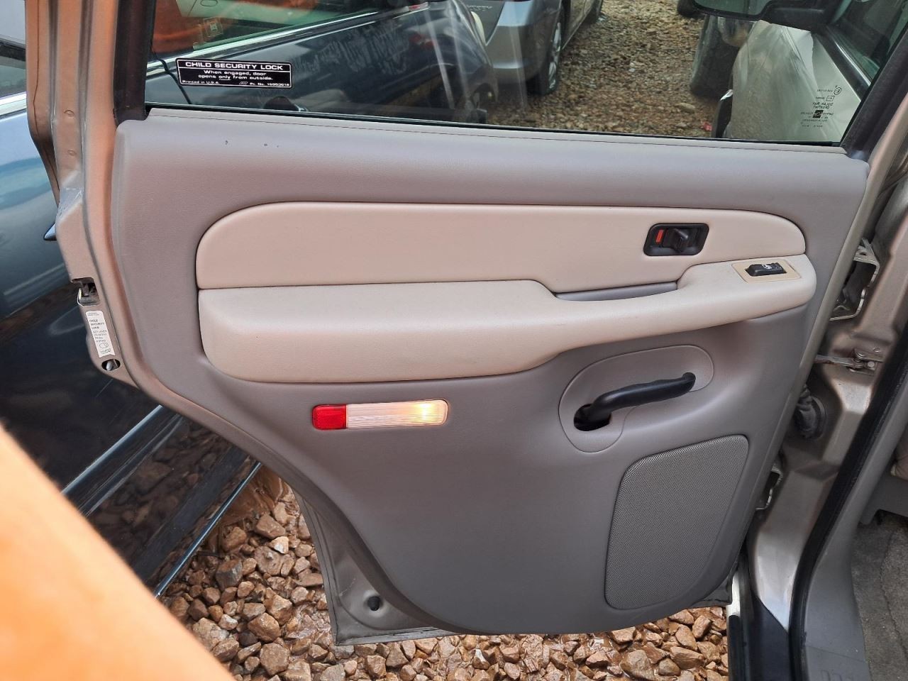 YUKON 2000 Glove Box 4779662