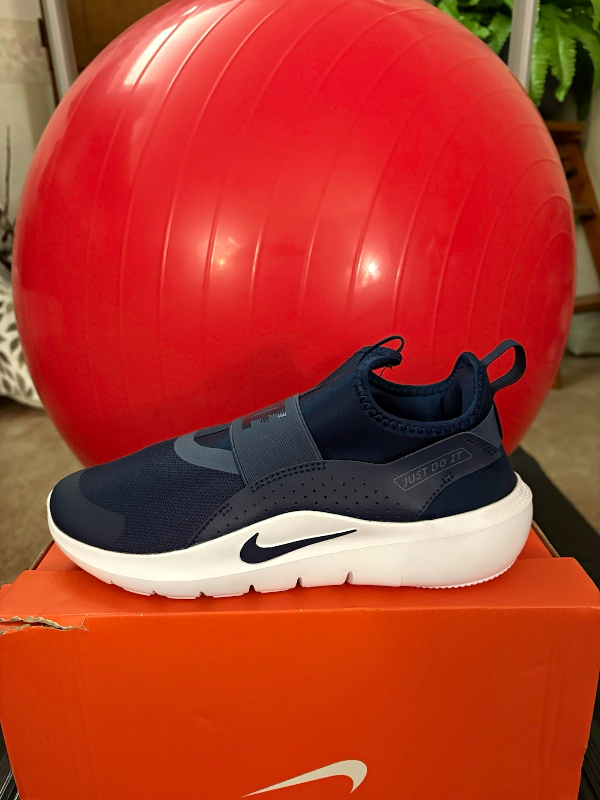 Nike Unisex Adults Navy/White Solid Slip-On Low Top Athletic Sneaker New No Box