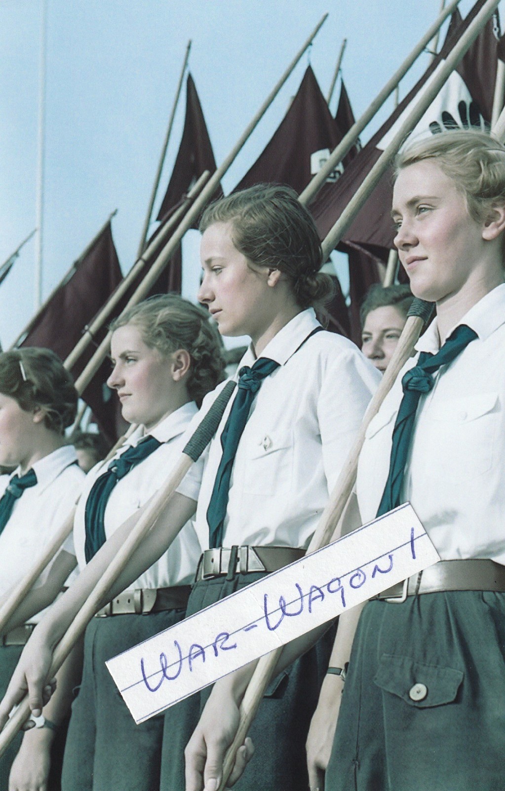 WW II German  Photo ==        Deutscher Mädel League  Bdm Girls...