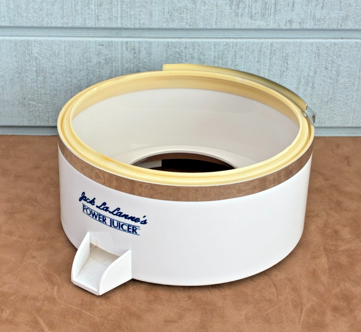 JACK LaLANNE Power Juicer CL-003AP Replacement Part ~ White Receptacle & Spout