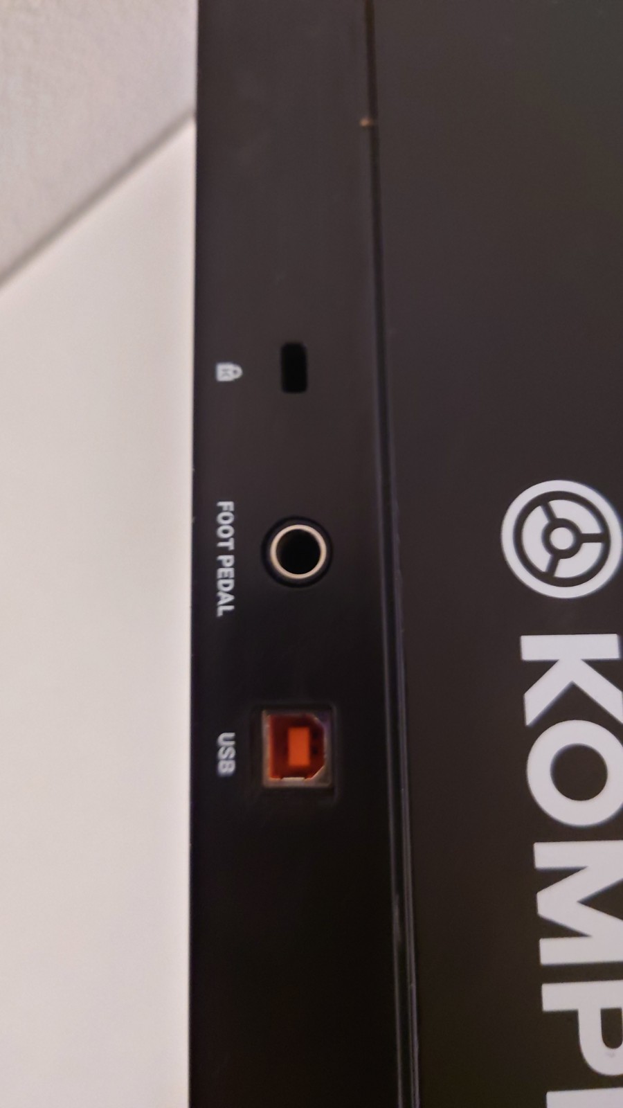 Native Instruments Komplete Kontrol A25 25-Key MIDI Controller Pitch Mod