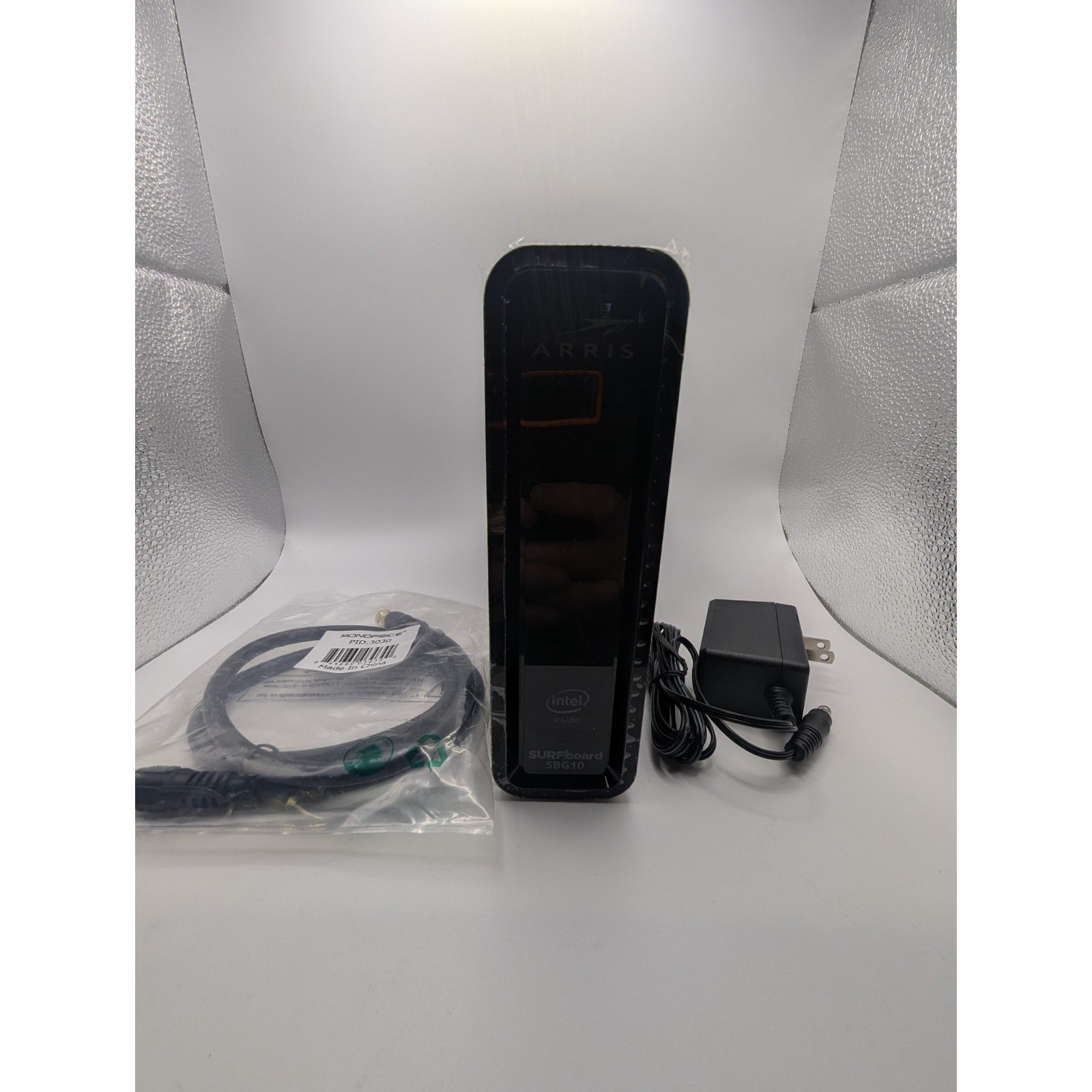 ARRIS (SBG10-RB) - Modem Router Combo - DOCSIS 3.0 16 x 4 Gigabit & AC1600 WiFi