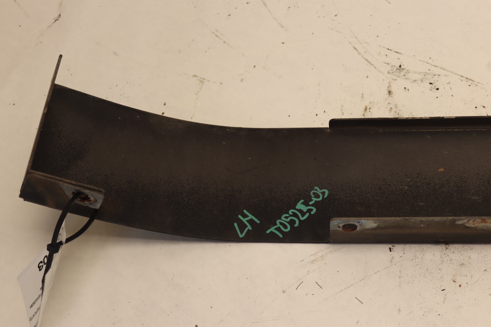 2013-2018 MACK CXU613 LEFT DRIVER UNDER SLEEPER PANEL FAIRING 64 3/4' LONG OEM