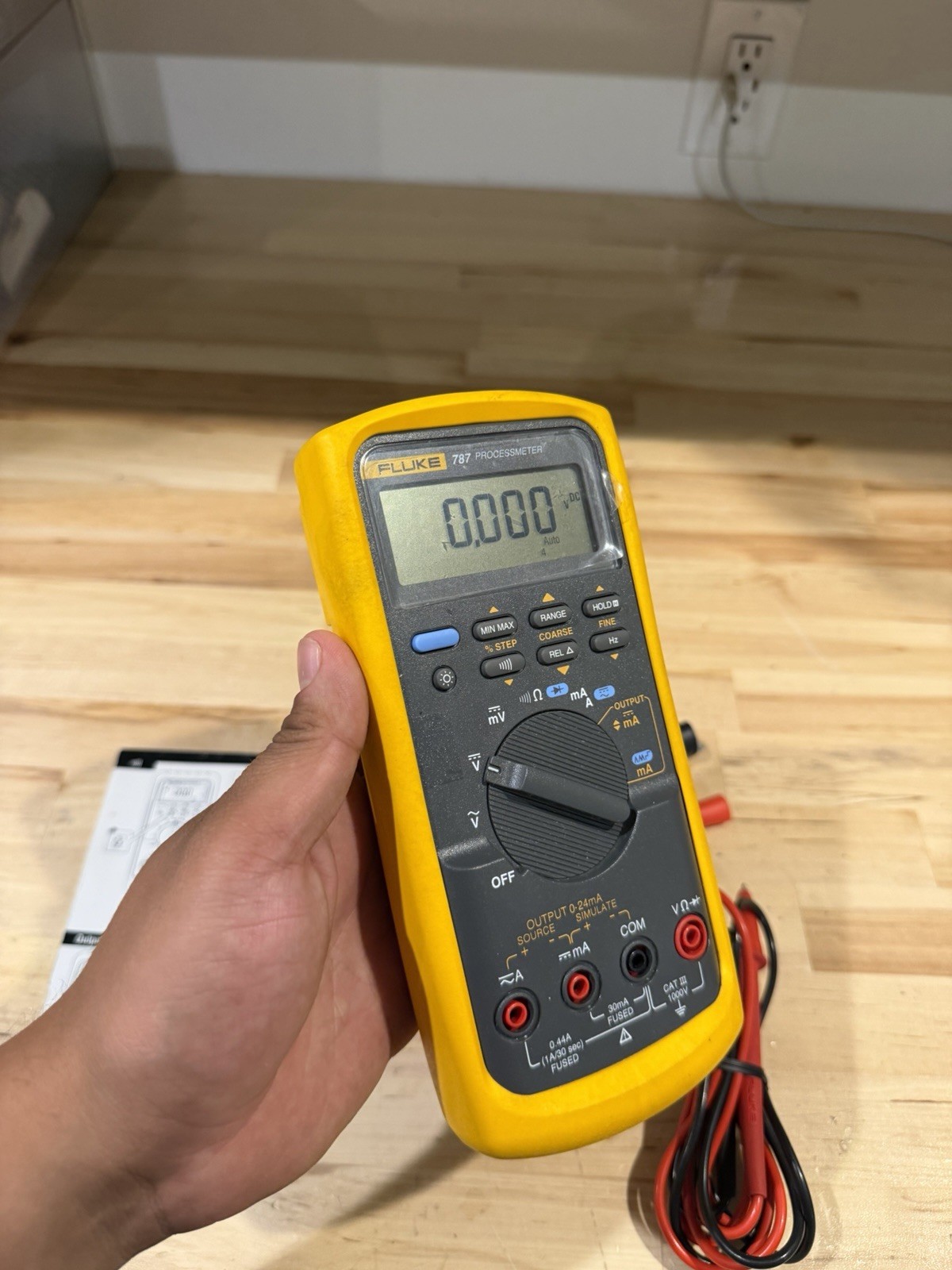 FLUKE 787 PROCESSMETER SHIPS FAST - FREE SHIPPING