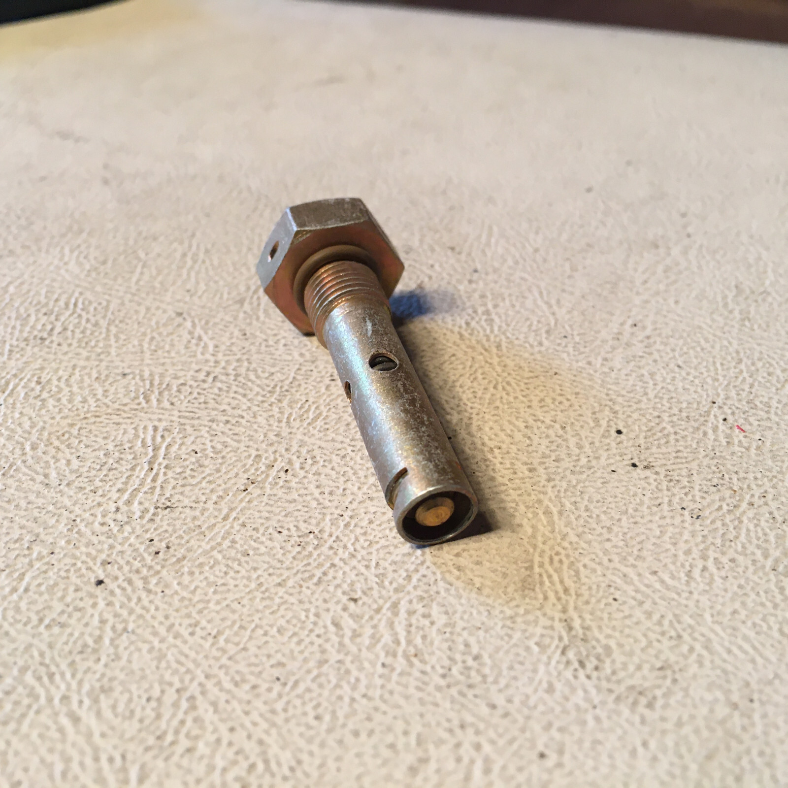 Cessna S2106-1 Flush Valve F391-32