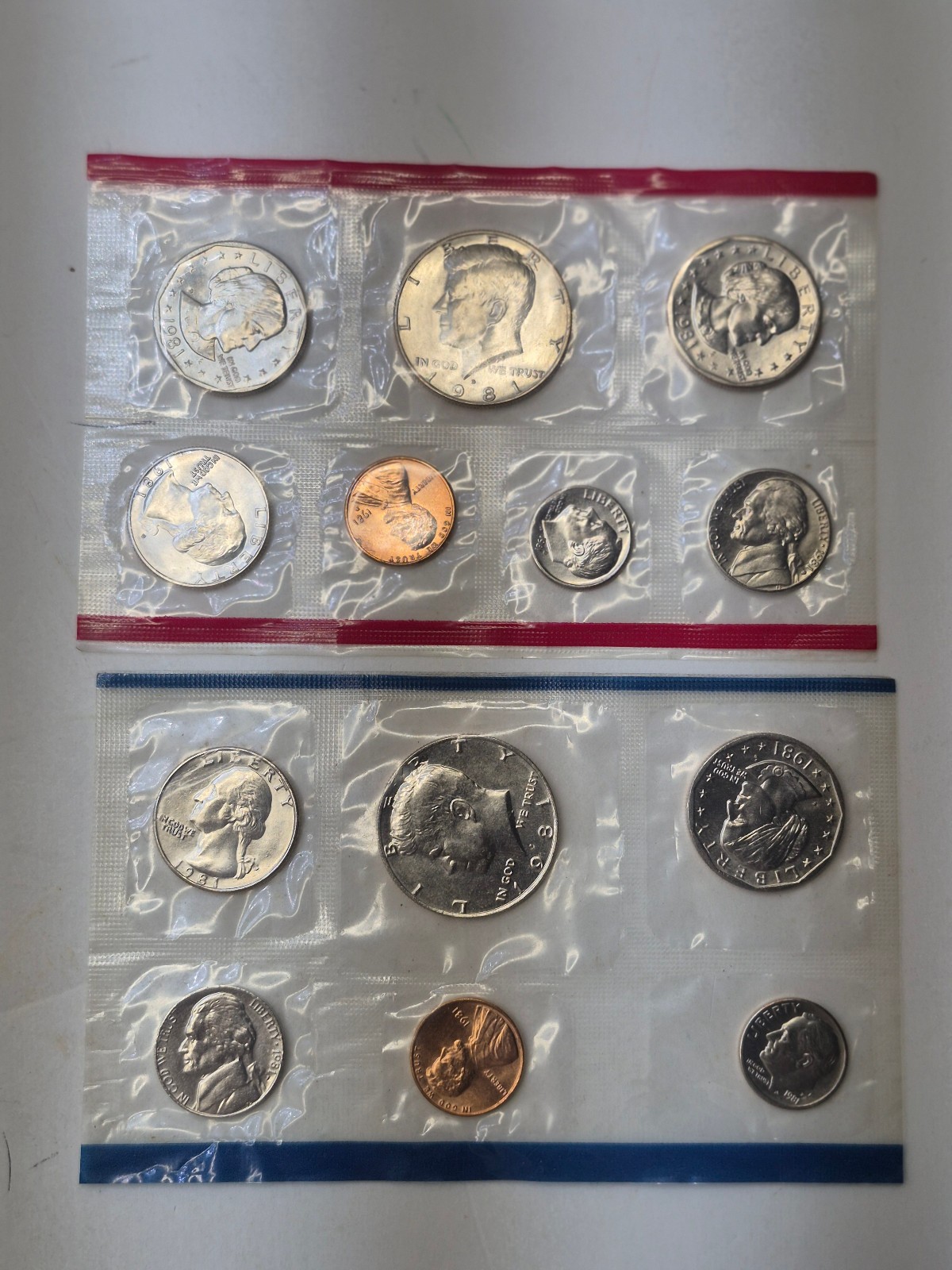 1981 UNCIRCULATED MINT SET 13 COINS P & D & SUSAN B ANTHONY "S" MINT MARK SET 1