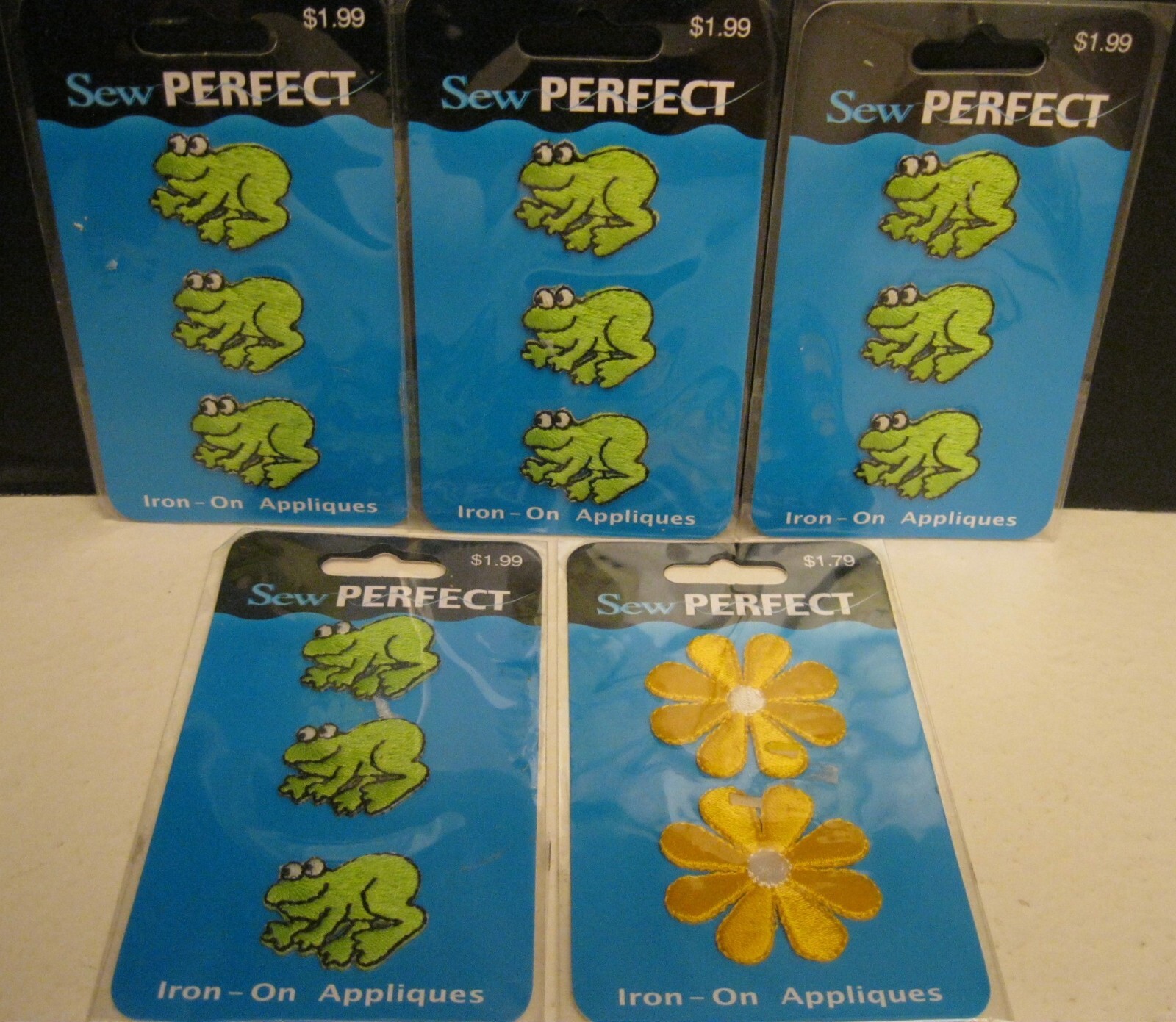 LOT OF 12 FROGS &  2 YELLOW DAISY VINTAGE APPLIQUES SEW PERFECT NEW IN PACKAGES