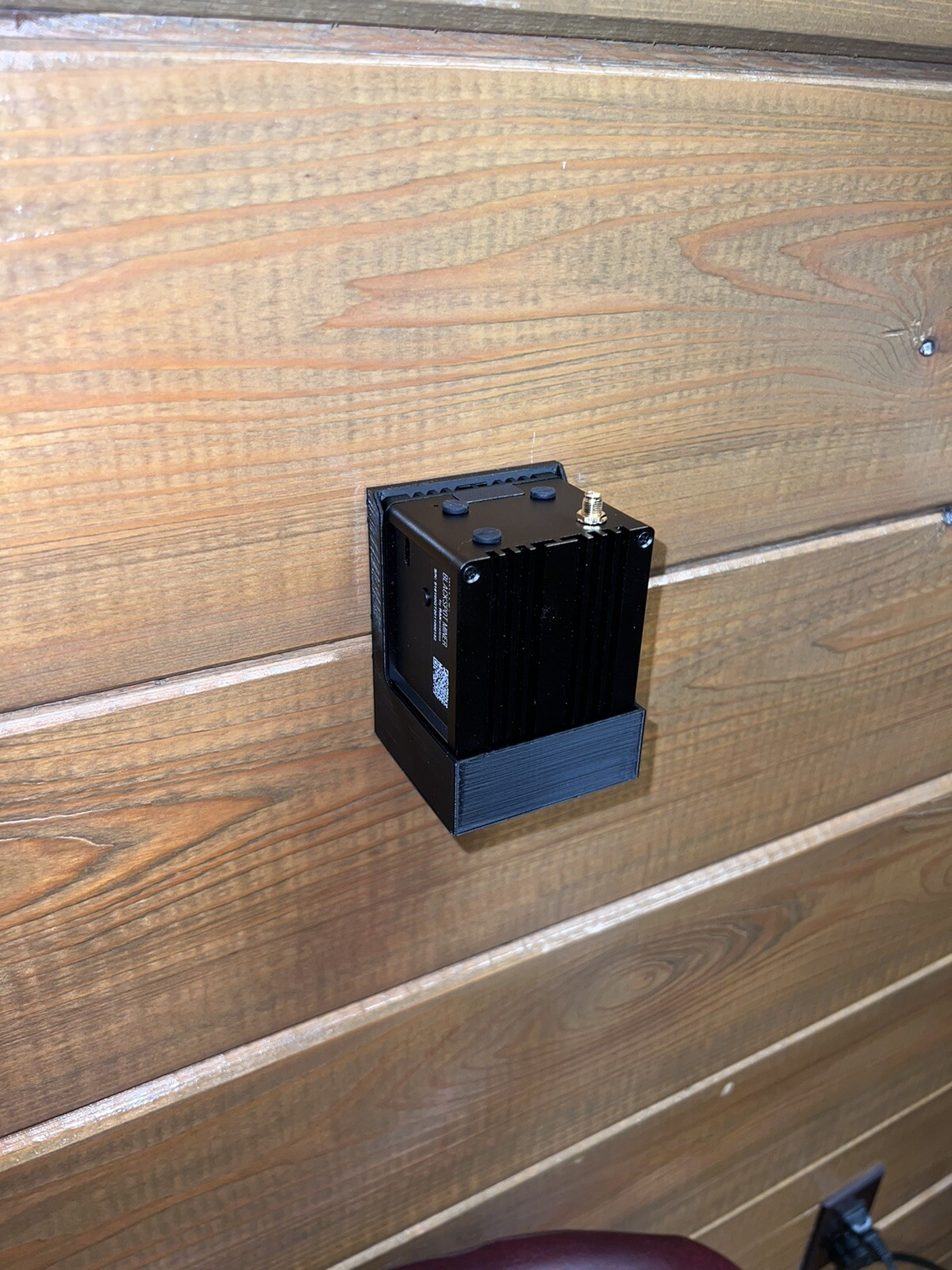 Rak Helium Miner Wall Mount