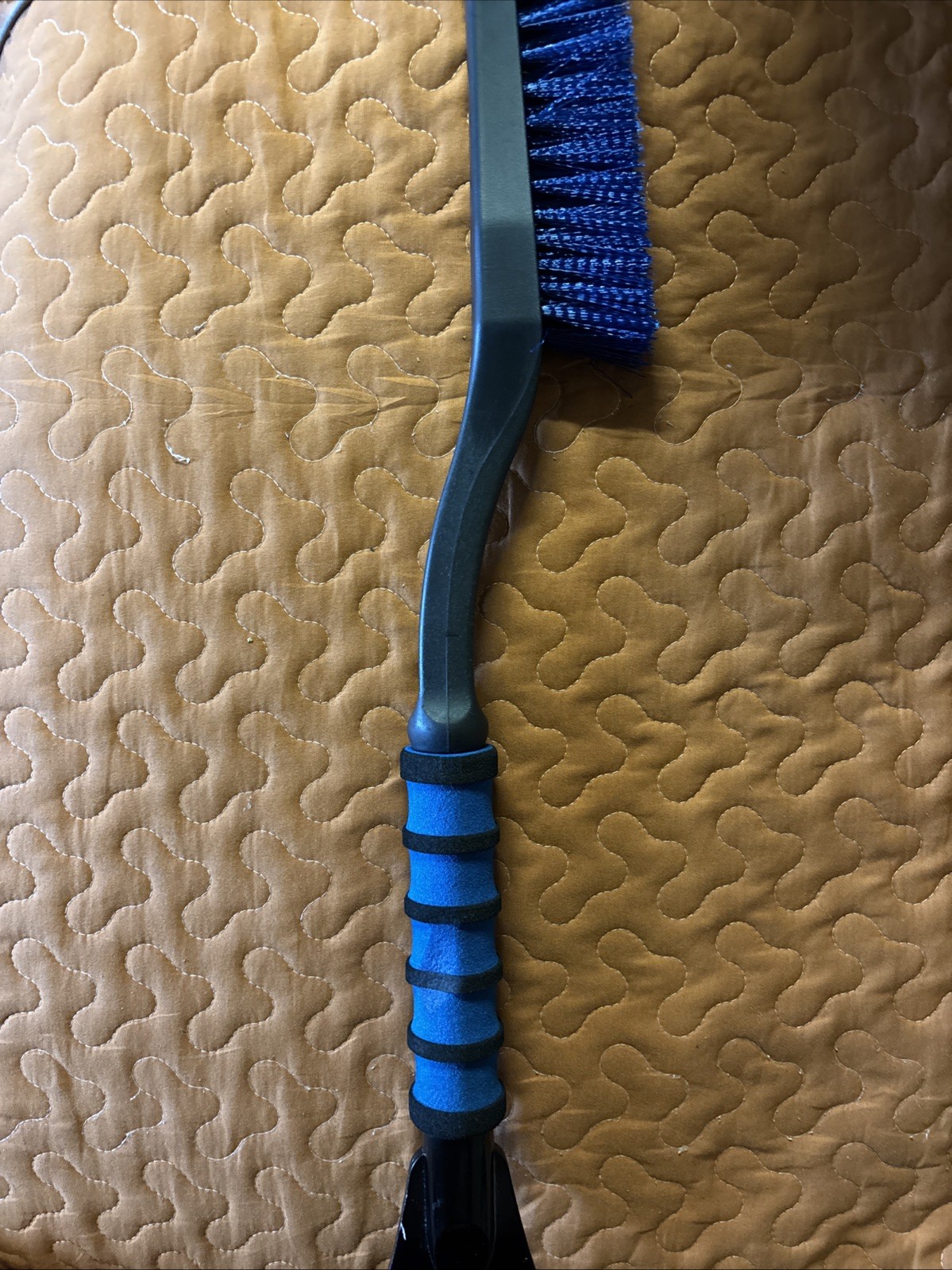 Snow Brush with Ice Scraper, Soft Grip Handle, Blue Bristles