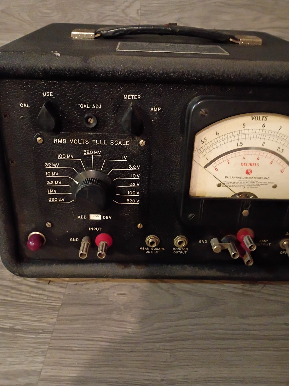 True Root-mean-square Voltmeter Model 320
